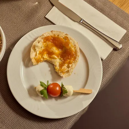 Parkhotel Kirchberg فندق