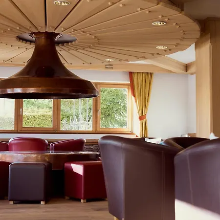 Parkhotel Kirchberg فندق 3*