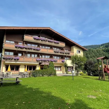 Parkhotel Kirchberg 3*