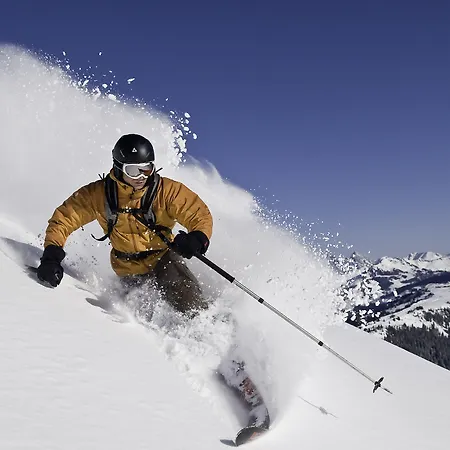 Parkhotel Kirchberg فندق 3*