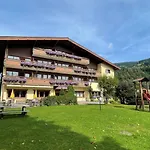 Parkhotel Kirchberg 3*